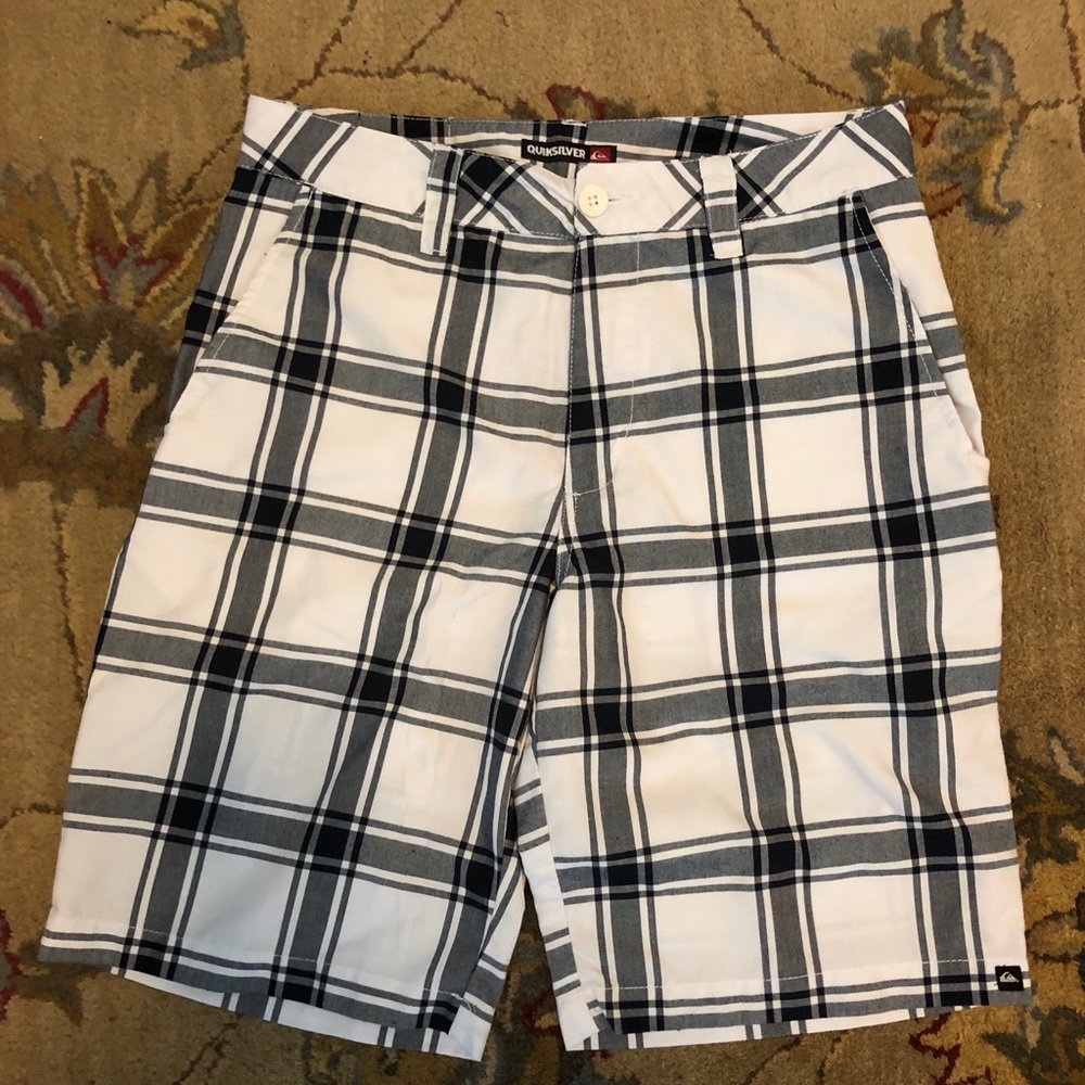 Quicksilver men’s shorts size 31 like new